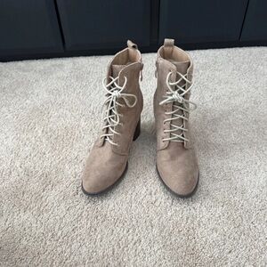 Boots Tan Lace-Up Women's Boots